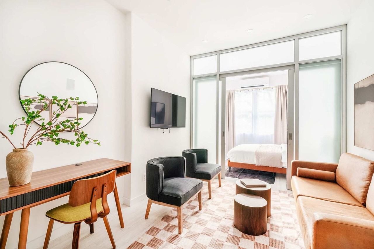 317W E 14th St #1295151P - Photo 3 of 27