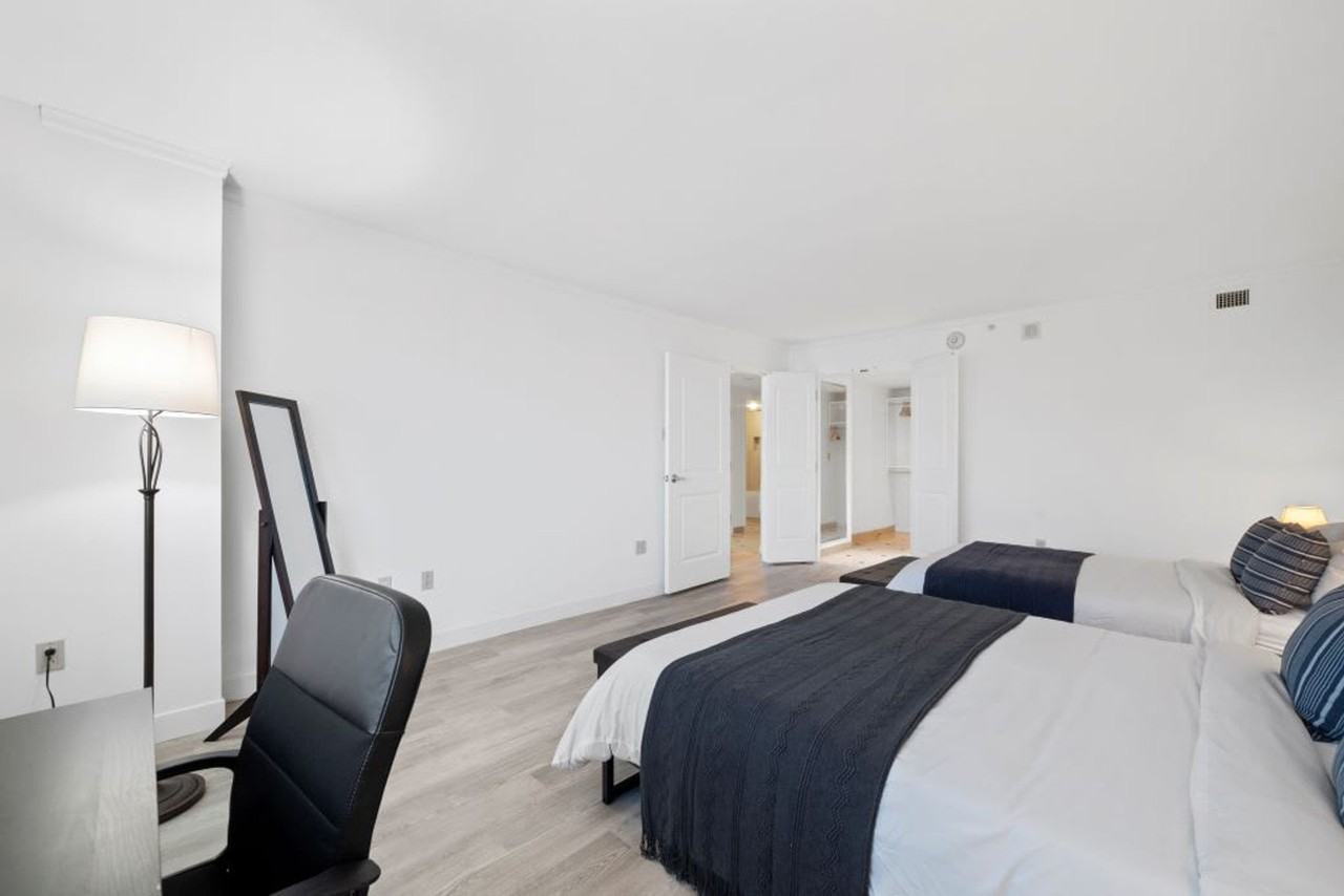 810 Pacific Ave #1571627P - Photo 7 of 31