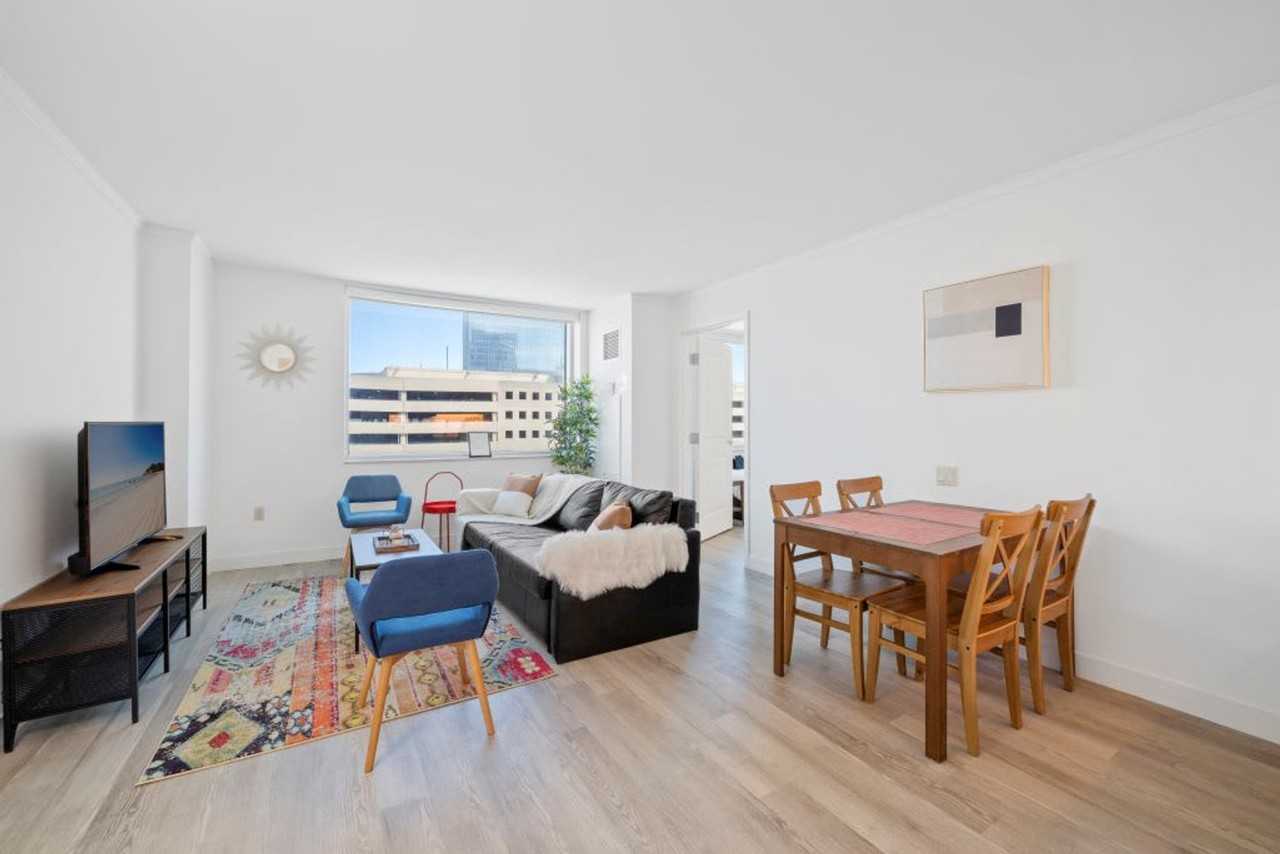 810 Pacific Ave #1571627P - Photo 5 of 31