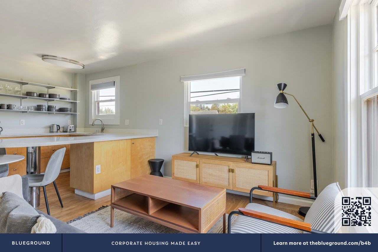325 Hawthorne Ave #2012 - Photo 6 of 29