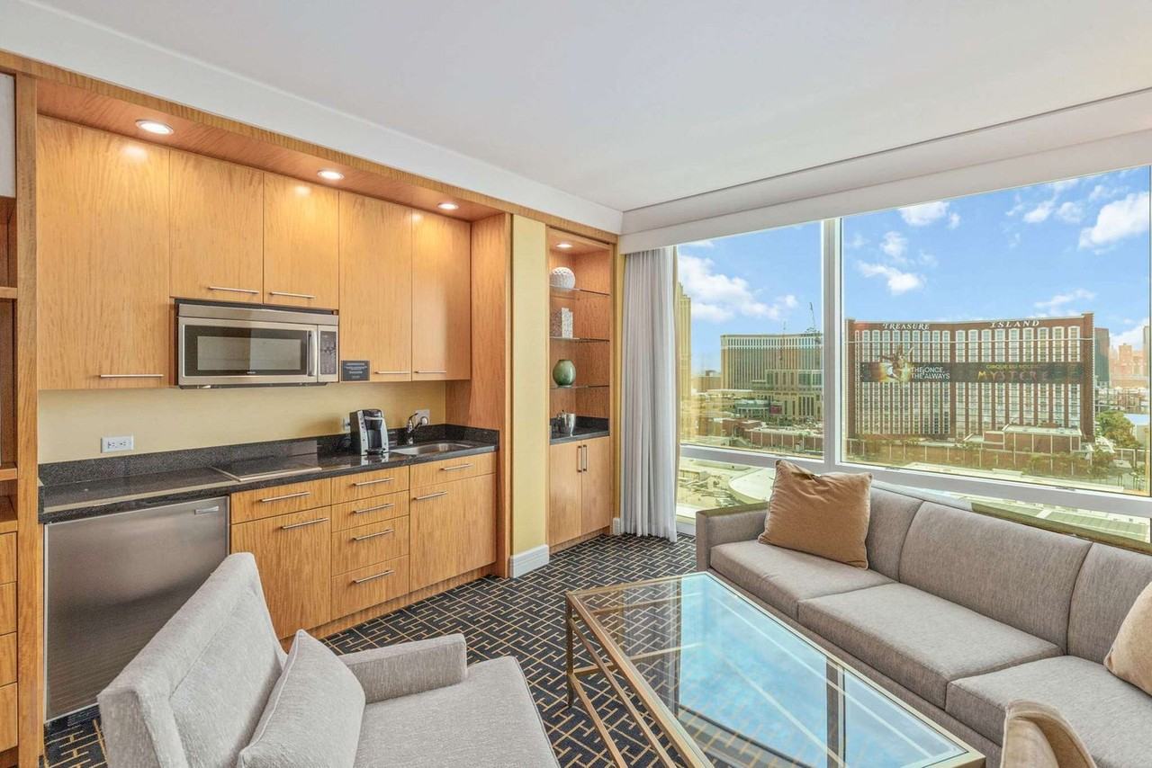 2000 Fashion Show Dr #1509616P - Photo 7 of 50