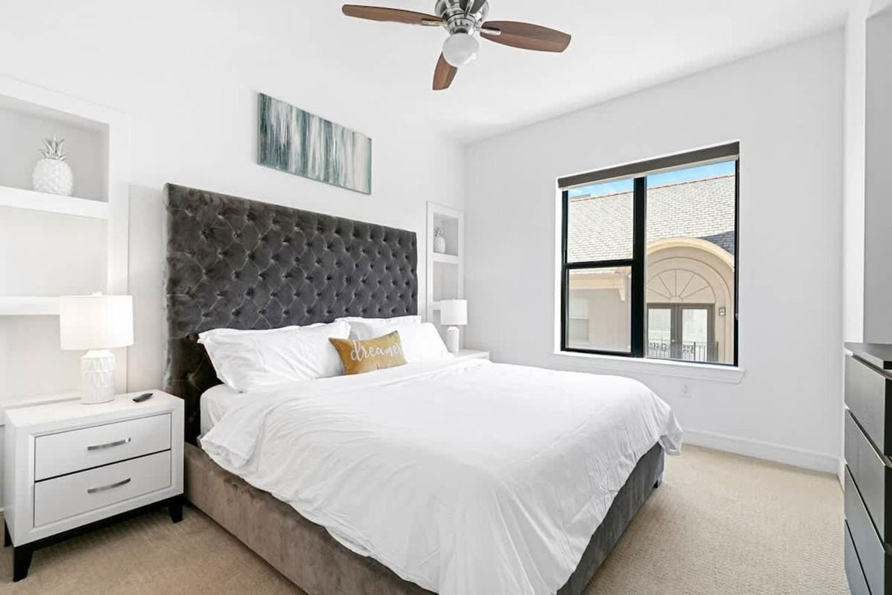 101 Bowen Street - Photo 4 of 146