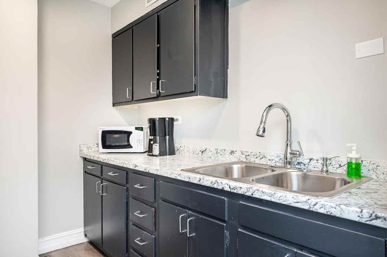 300 Peachtree Road Northeast - Photo 7 of 47