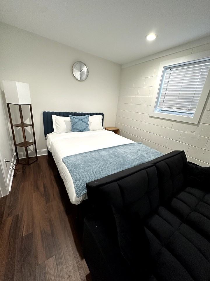 221A Crest Ln #1234789P - Photo 3 of 33