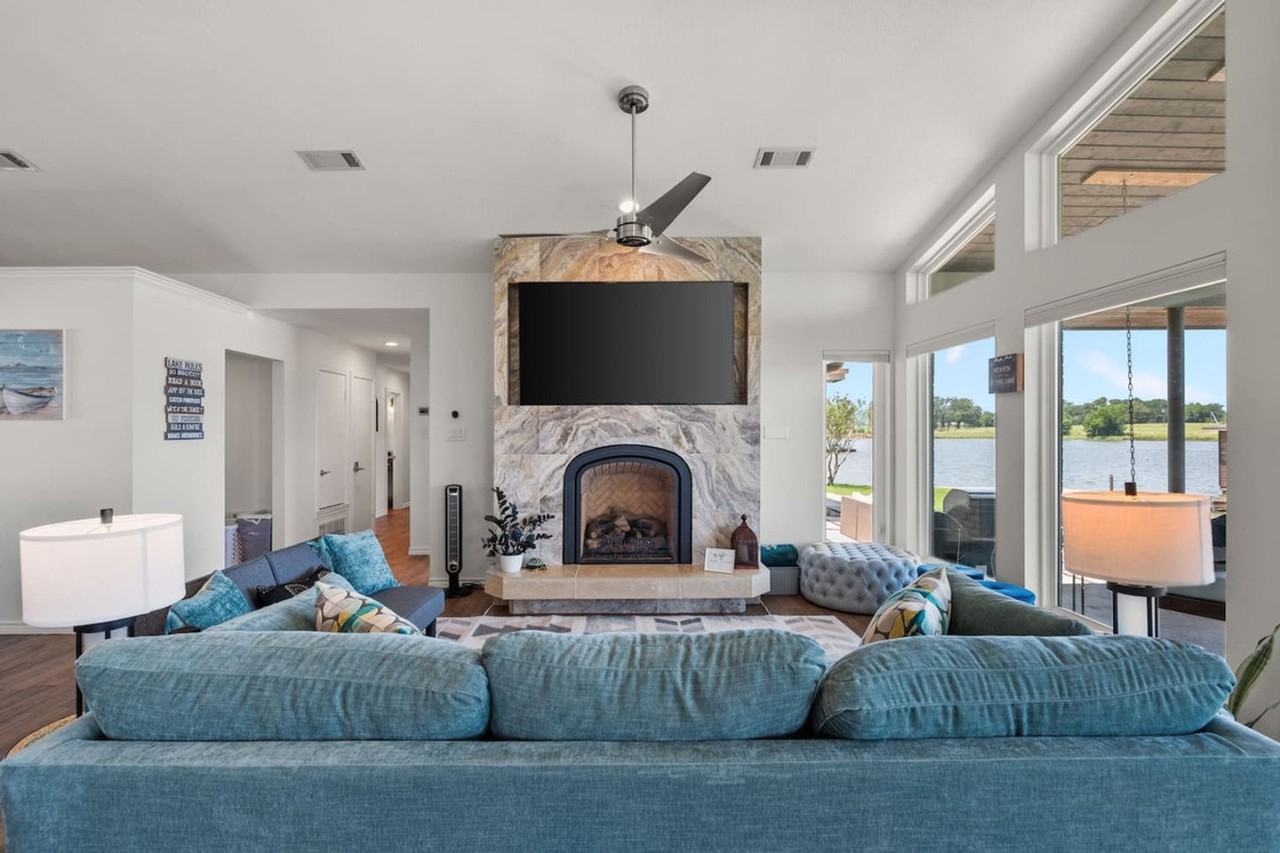 1012 Chestnut Dr #1301590P - Photo 5 of 50