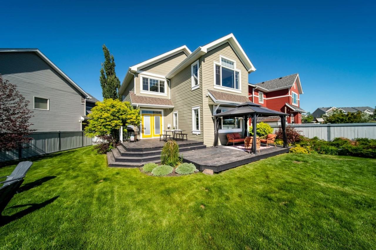 1840 80 St Sw #1308609P - Photo 2 of 50