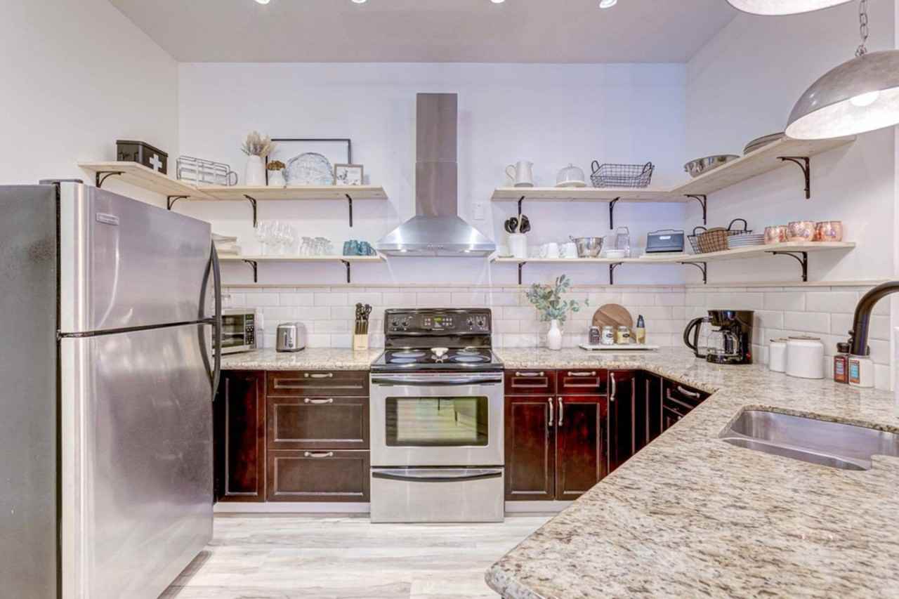 901 Mountain St #1308596P - Photo 6 of 50