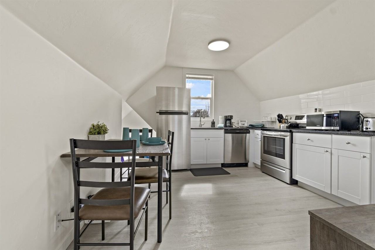 523 18th Avenue South #1308965P - Photo 3 of 25