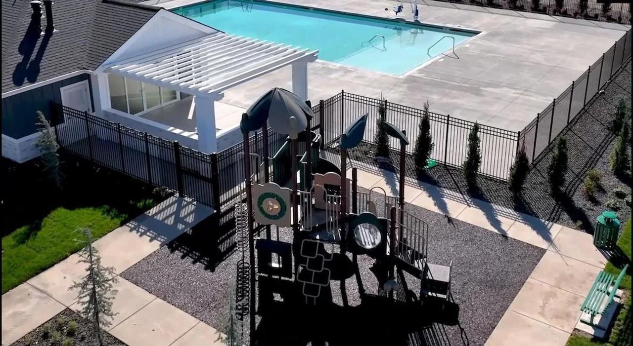 195 N Nursery Ave #1308972P - Photo 4 of 38