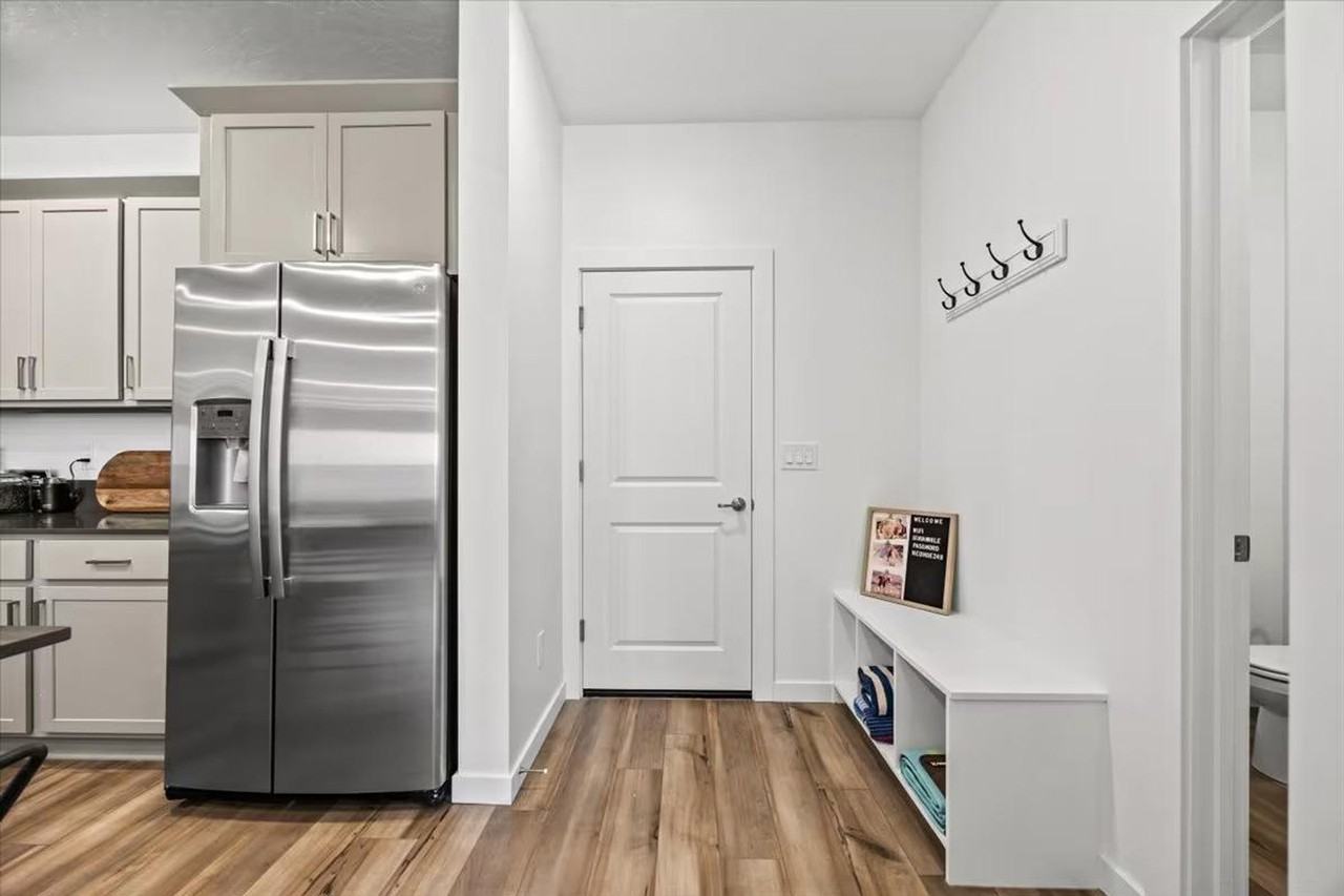 195 N Nursery Ave #1308972P - Photo 6 of 38