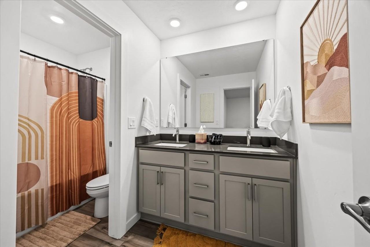 195 N Nursery Ave #1308972P - Photo 7 of 38