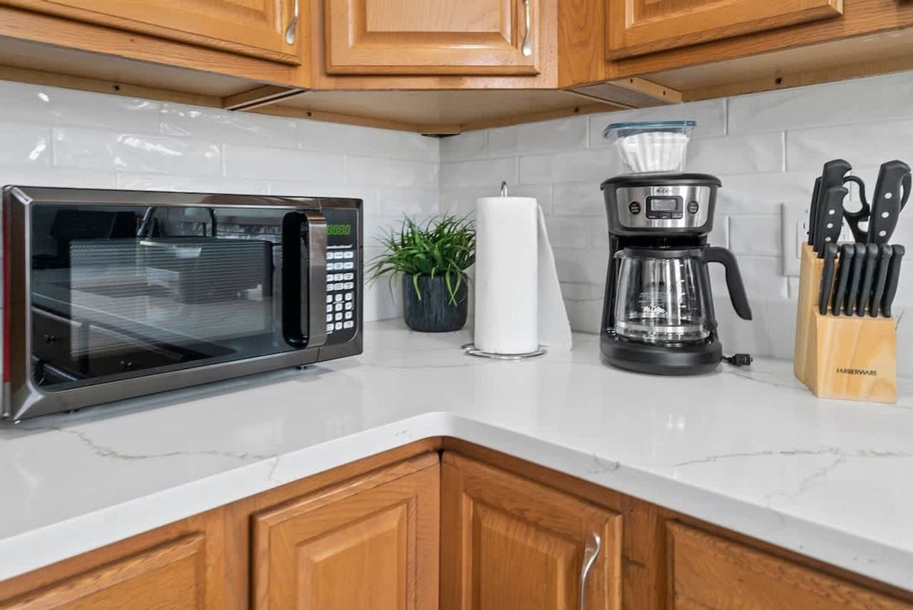 1622 Union Tpke #1301599P - Photo 6 of 23