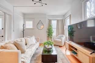 1032 Se 12th Ave - Photo 1 of 1