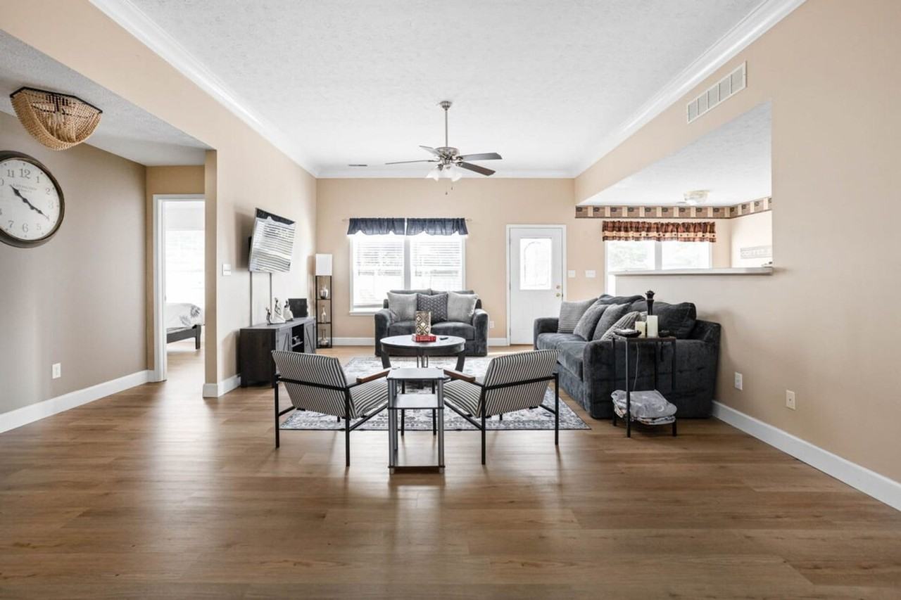 3202 Grandview Way #1303753P - Photo 2 of 41