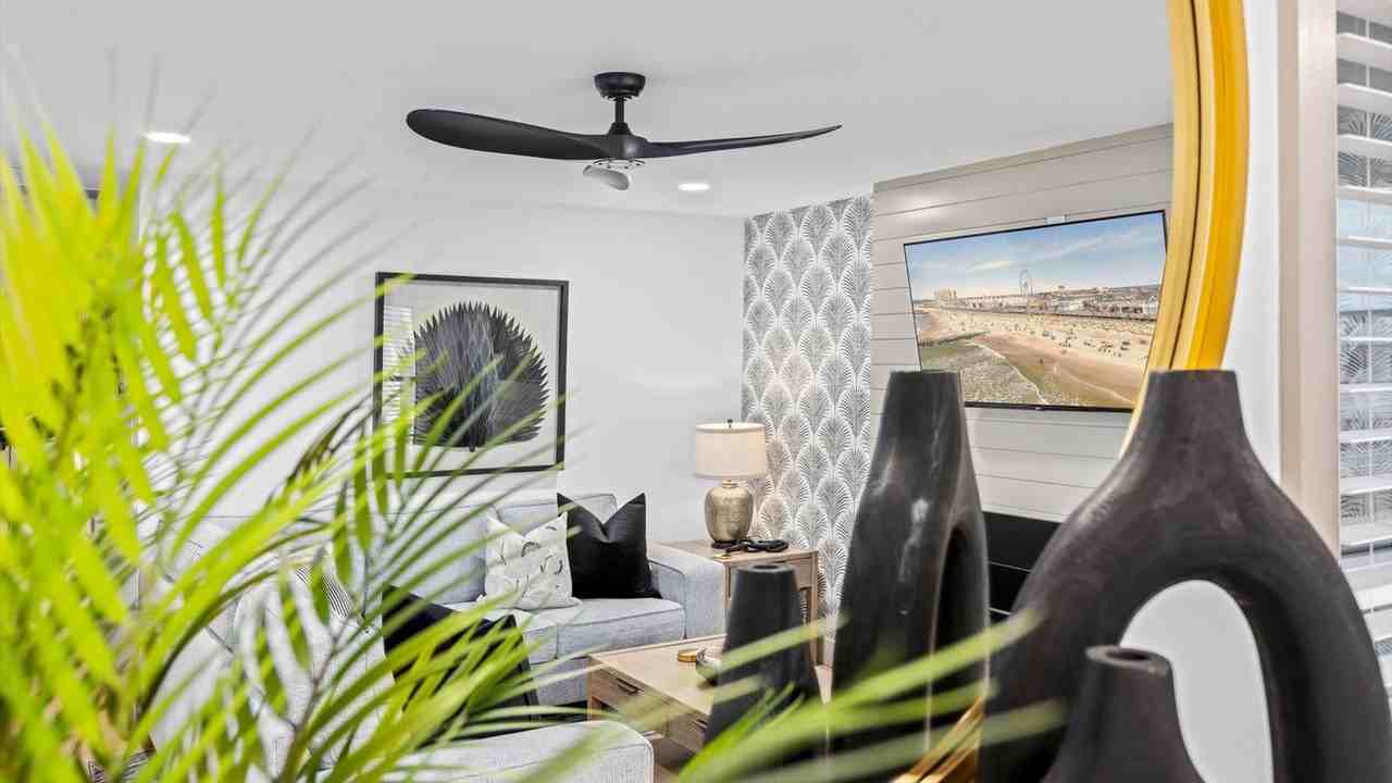 313638 Haven Ave #1309026P - Photo 2 of 40