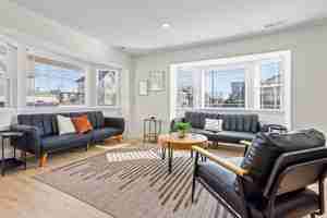 featured image of 142 E Youngs Ave