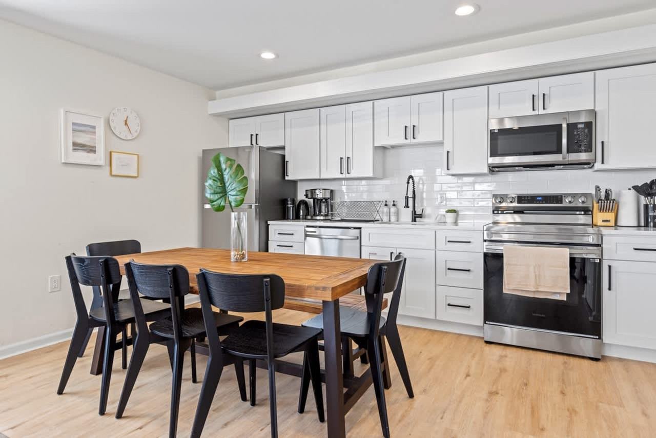 142 E Youngs Ave #1309014P - Photo 3 of 44