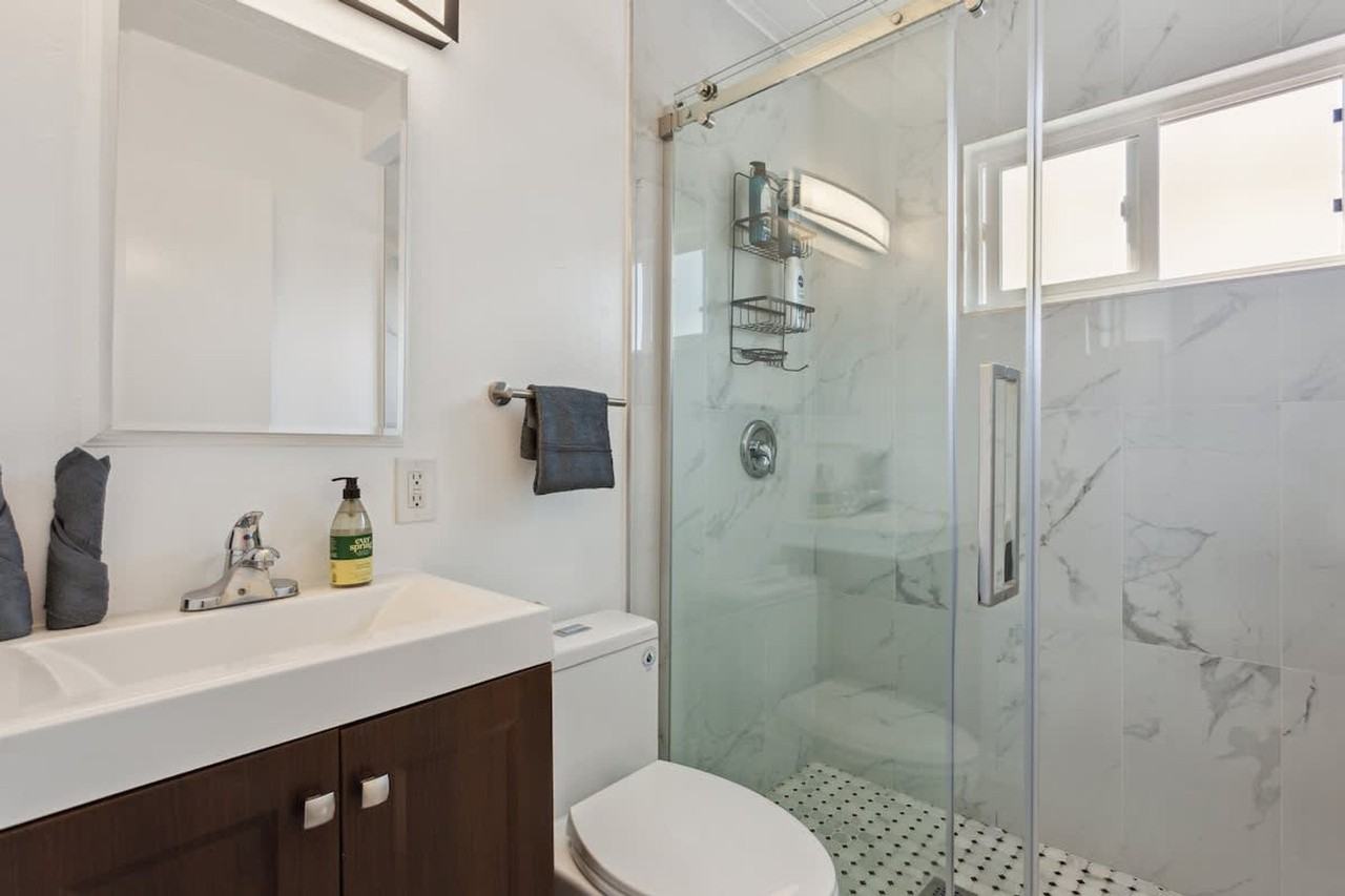 2312 Bonar St #1310764P - Photo 6 of 37