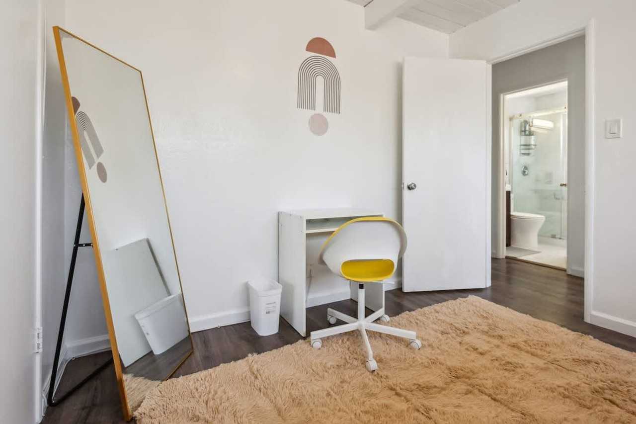 2312 Bonar St #1310764P - Photo 7 of 37