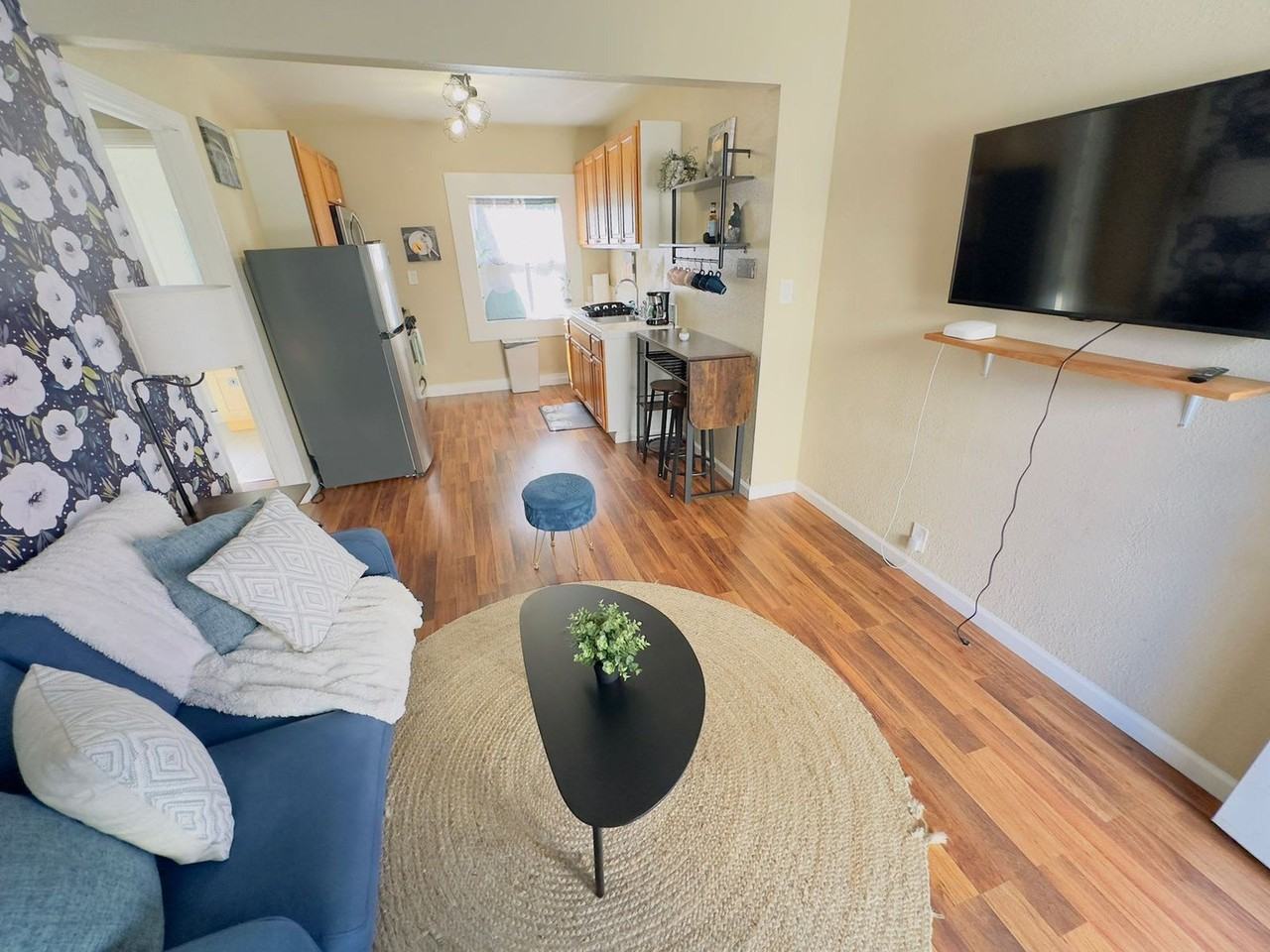 2314 Bonar St #1310762P - Photo 4 of 50