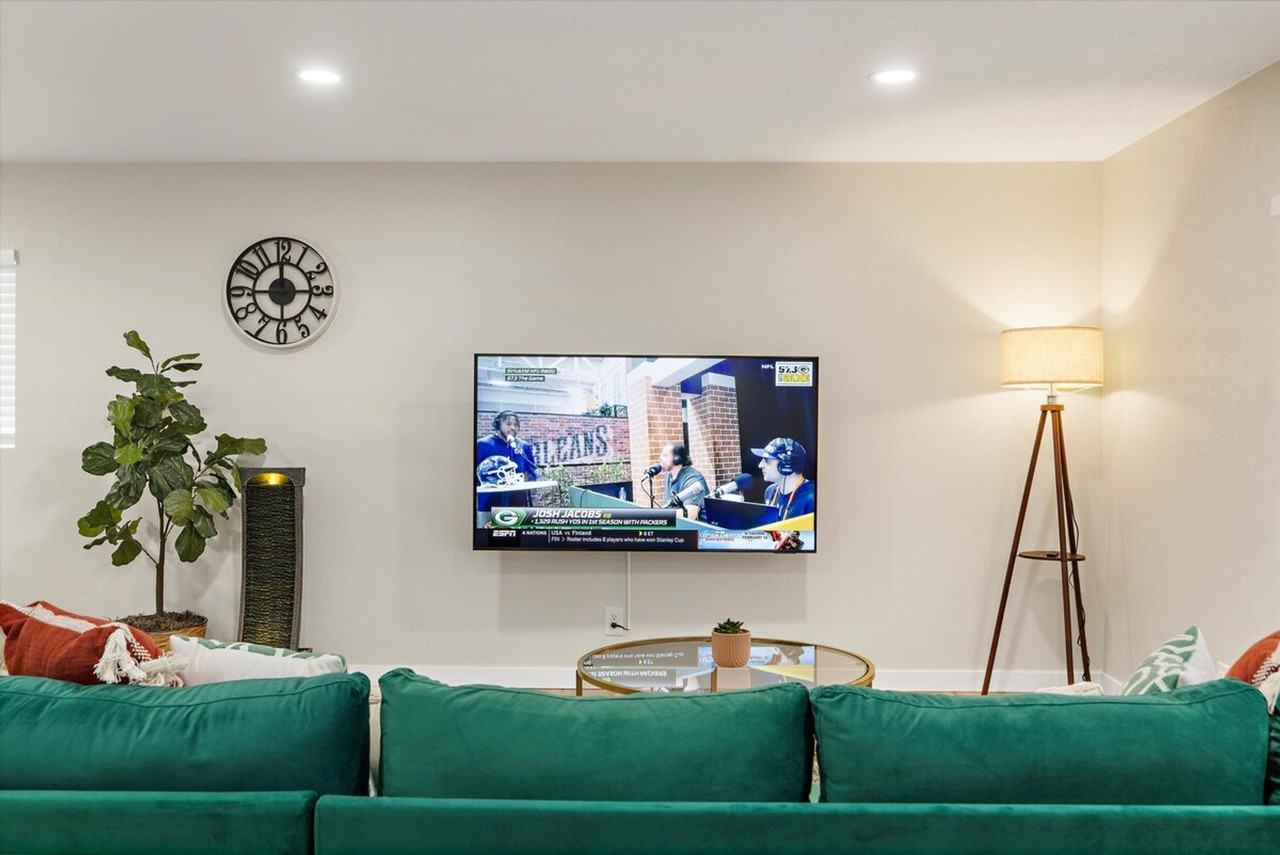 2410 W Bruneau Ave #1310551P - Photo 4 of 42