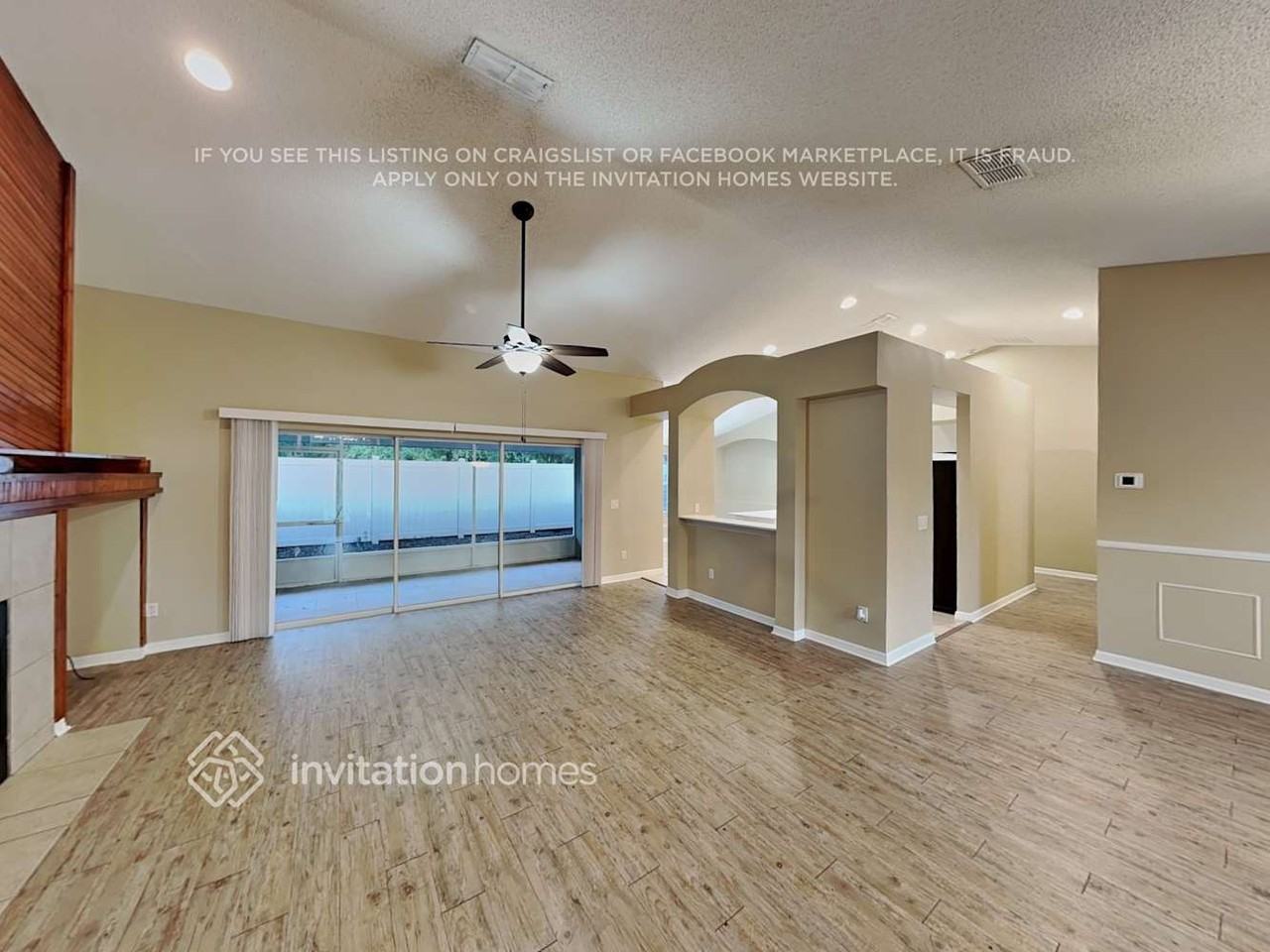 1402 Bent Oaks Blvd - Photo 3 of 17