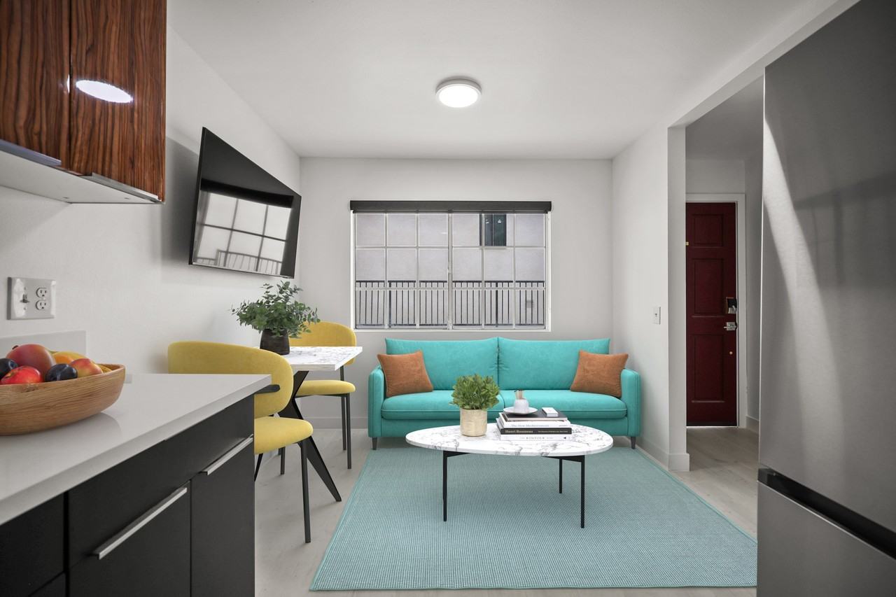 920 Everett Street #E - Photo 5 of 33