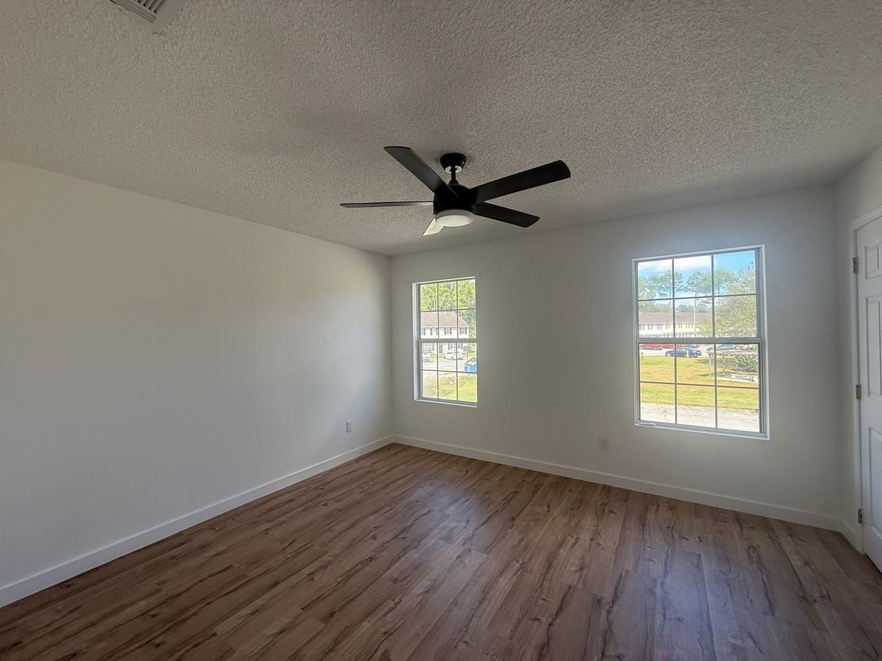 1100 Pineland Ave #7G - Photo 4 of 21