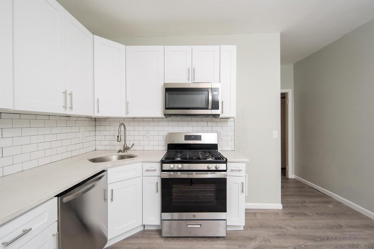 2326 15th St #1 - Photo 5 of 32