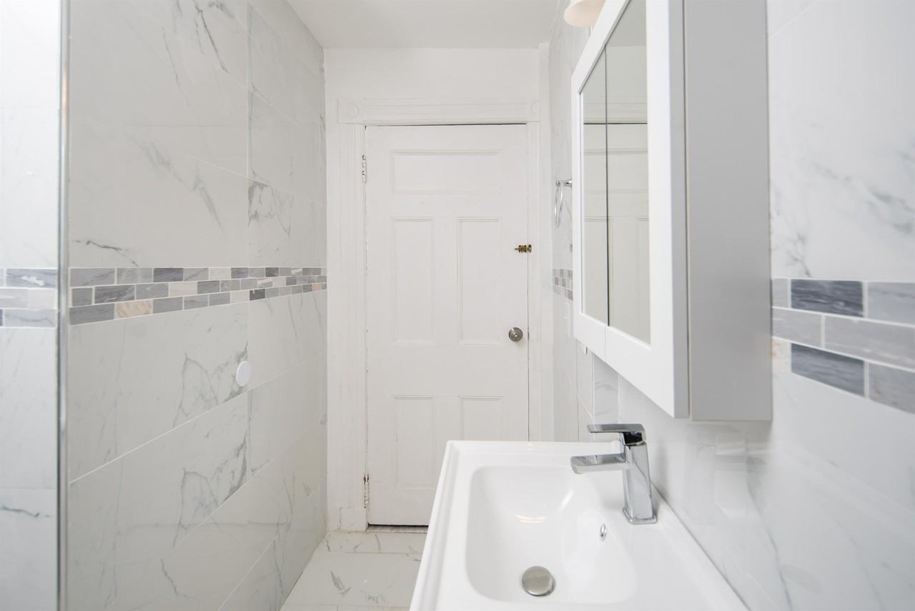 2326 15th St #1 - Photo 6 of 32