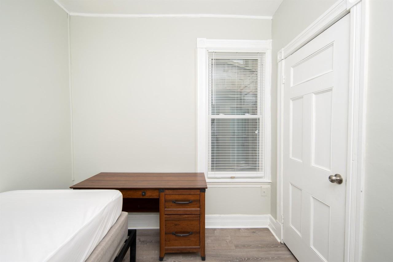 2326 15th St #1 - Photo 2 of 32