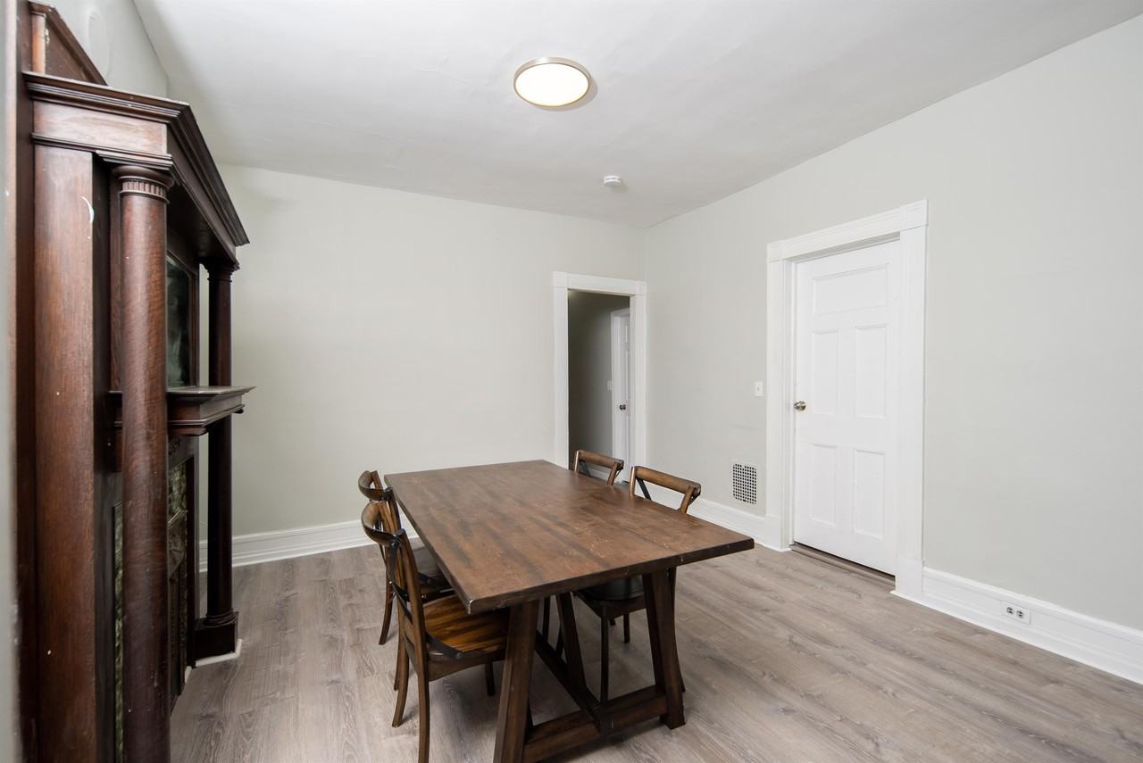 2326 15th St #1 - Photo 3 of 32