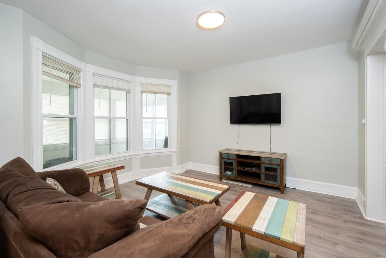 2326 15th St #1 - Photo 2 of 32