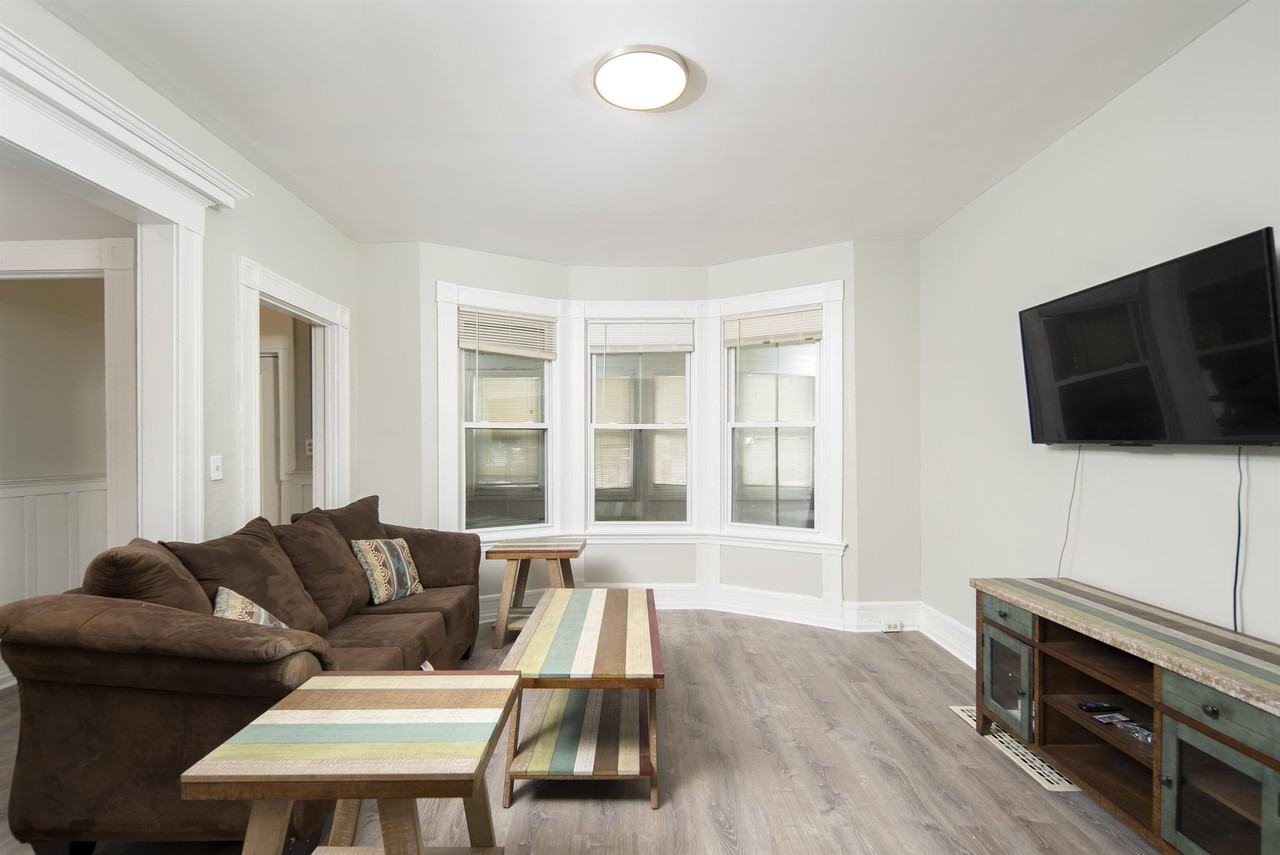 2326 15th St #1 - Photo 2 of 32