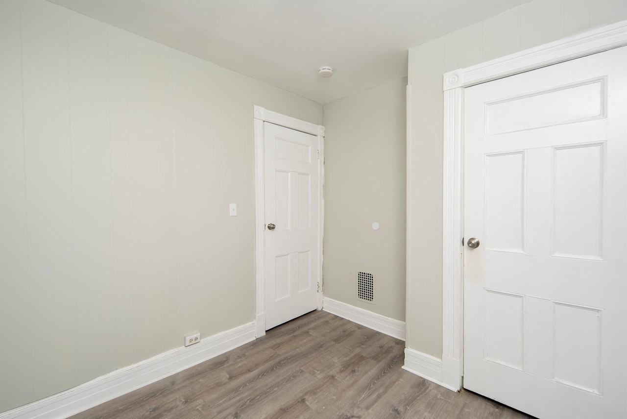 2326 15th St #1 - Photo 5 of 32