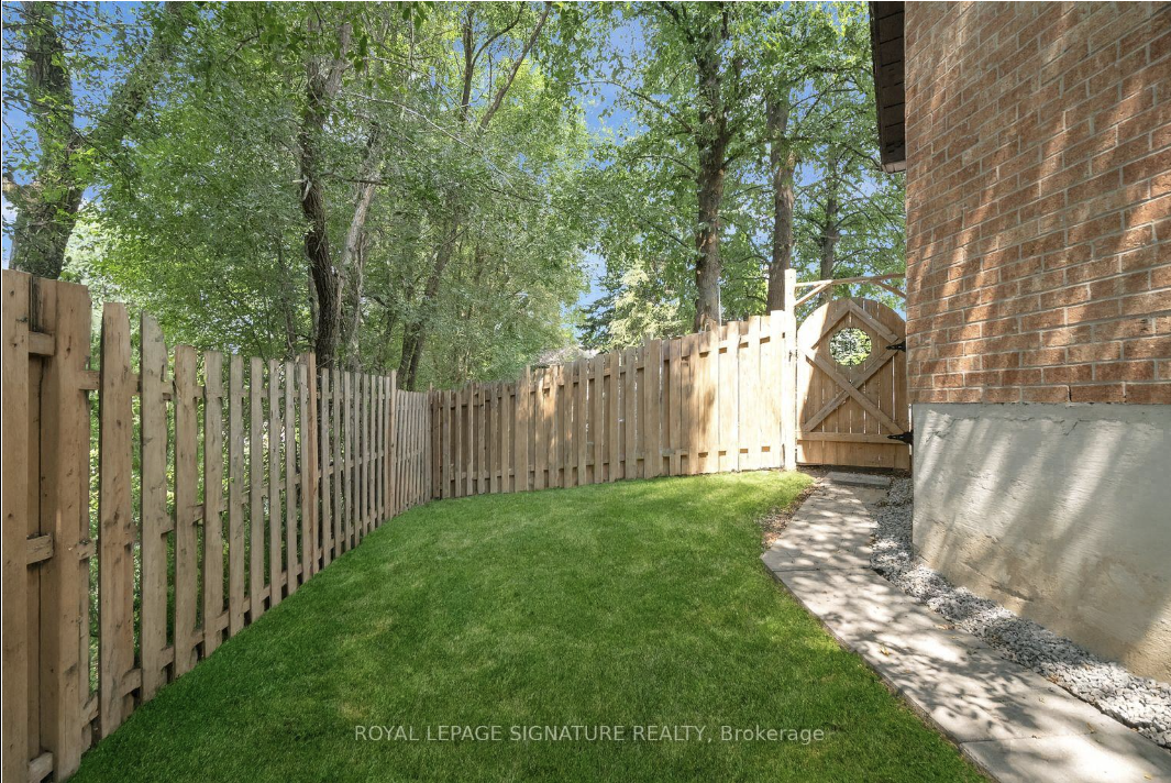 34 Barclay Court - Photo 3 of 25