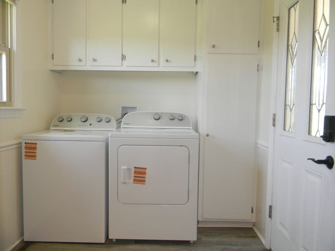 802 Westview Ct - Photo 3 of 11