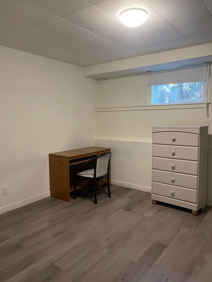 720 West 54th Avenue - Photo 4 of 9