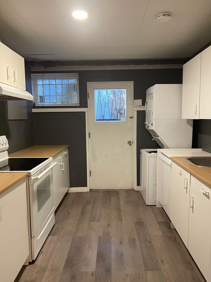 720 West 54th Avenue - Photo 2 of 9