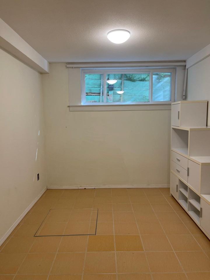 720 West 54th Avenue - Photo 7 of 9