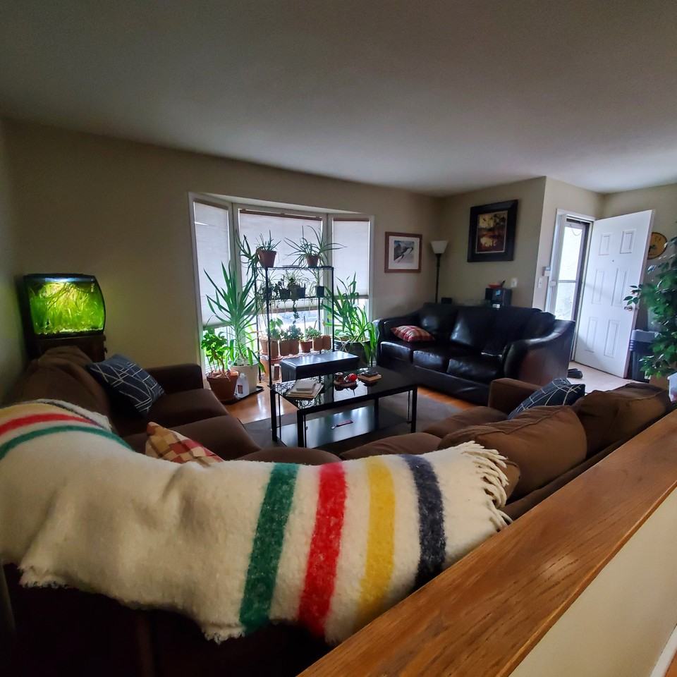 10216 171A Ave NW Edmonton, AB - Photo 2 of 39