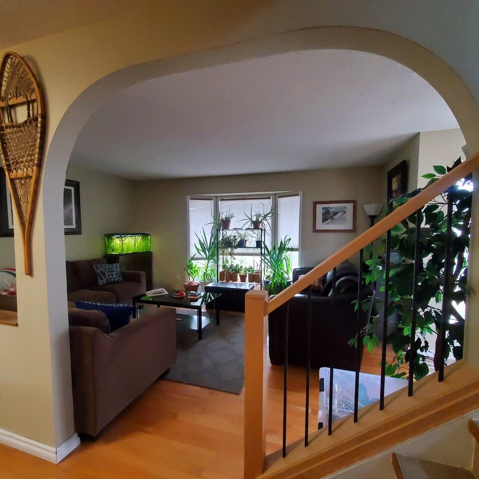 10216 171A Ave NW Edmonton, AB - Photo 3 of 39