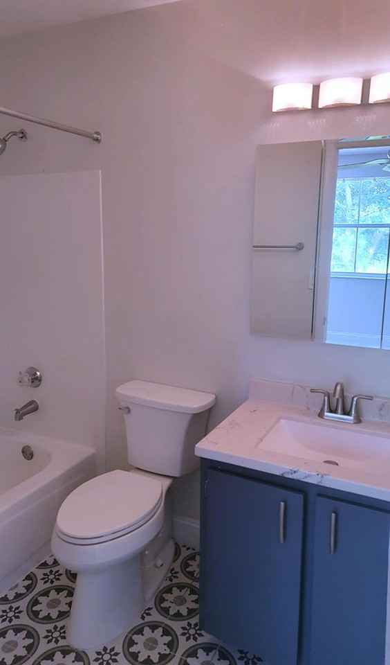 6890 Southgate Blvd - Photo 7 of 37