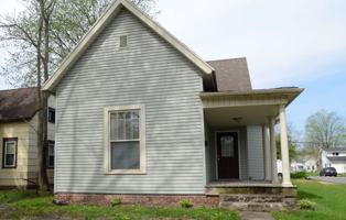 featured image of 123 N Dicks St #1