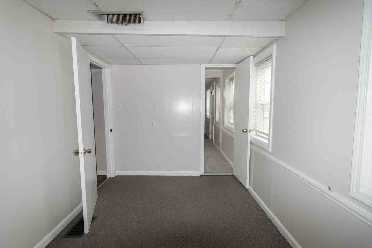 909 Ashland Road - Photo 6 of 37