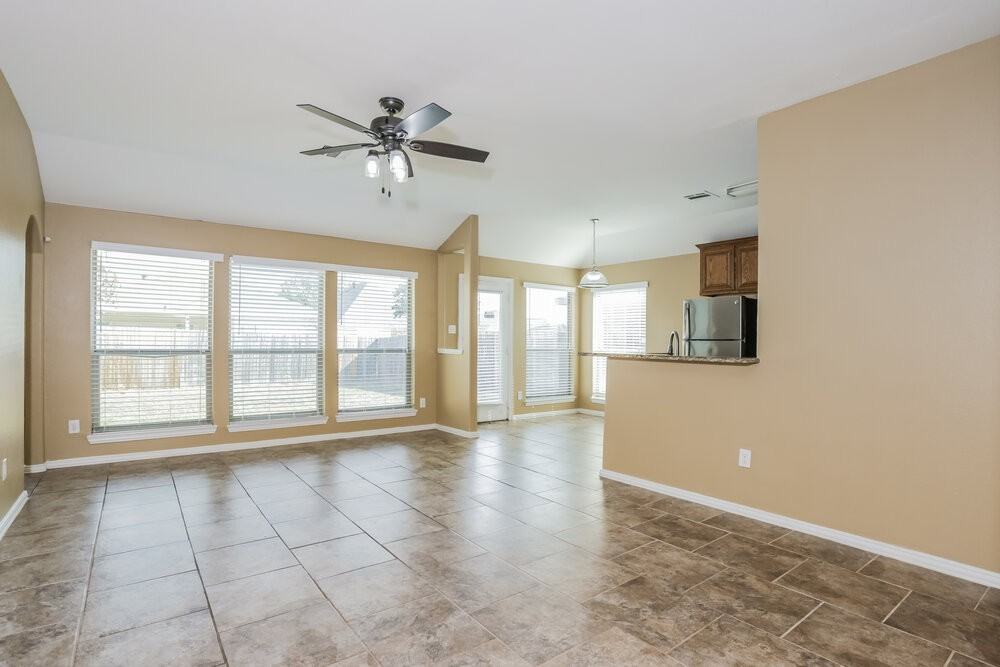 1901 Belshire Ct - Photo 4 of 16