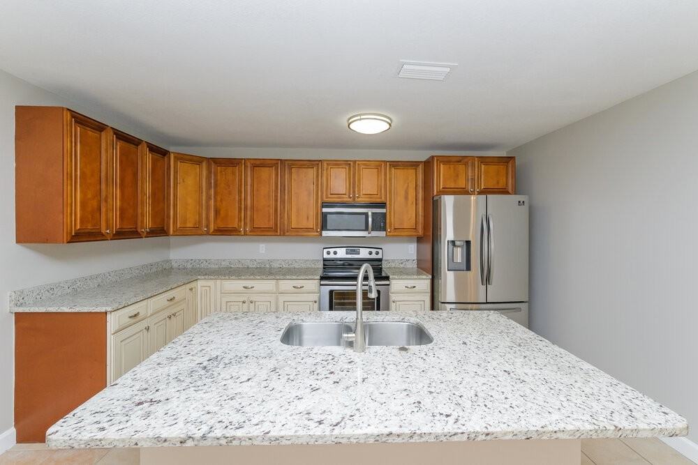 7019 Drury St - Photo 3 of 16