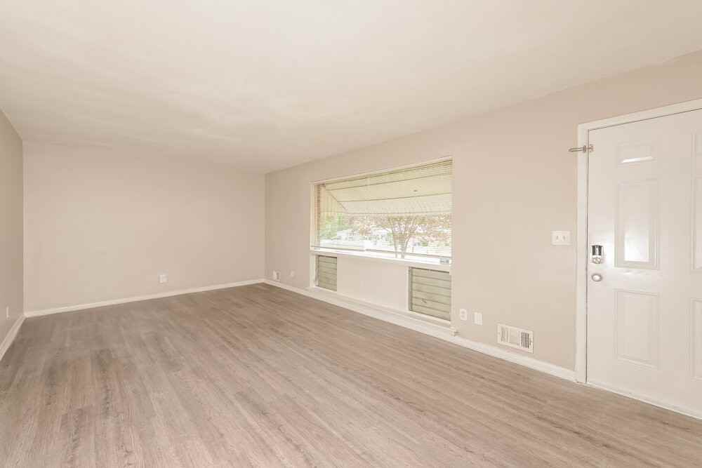 2230 Kilarney Rd - Photo 5 of 18