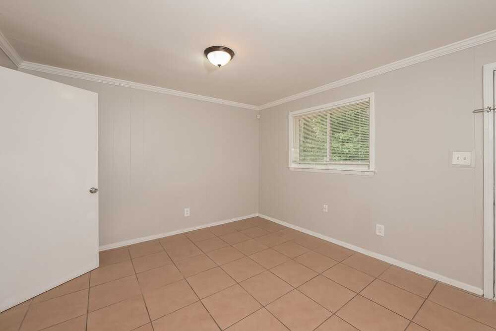 2230 Kilarney Rd - Photo 7 of 18