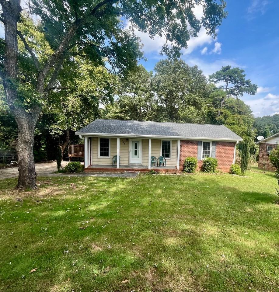 208 Vista Cir - Photo 2 of 12